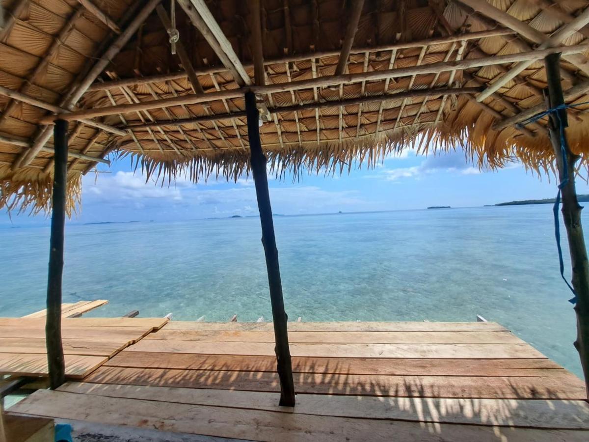 Coco Huts Guest House Waisai Экстерьер фото
