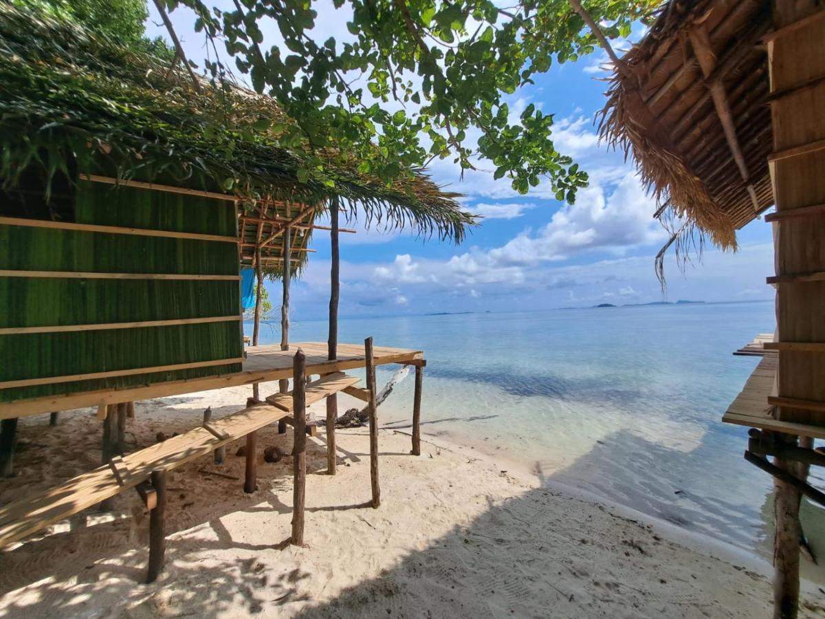 Coco Huts Guest House Waisai Экстерьер фото